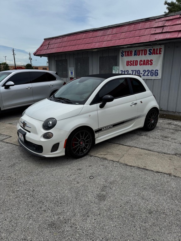 2015 FIAT 500 Image 2