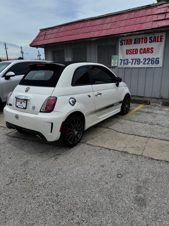 2015 FIAT 500 Image 4