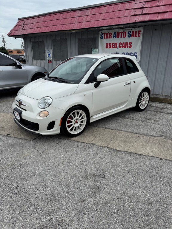 2013 FIAT 500 Image 2