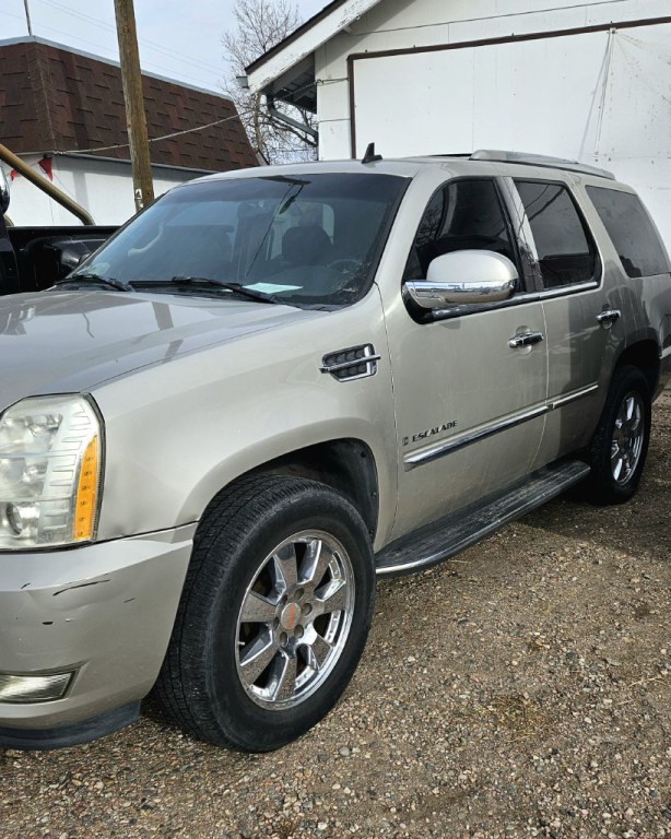 2007 Cadillac Escalade Image 2