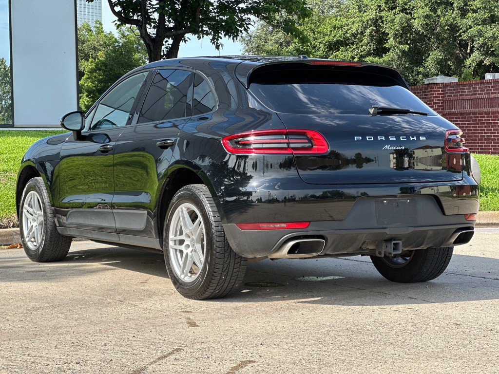 2017 Porsche Macan Image 4