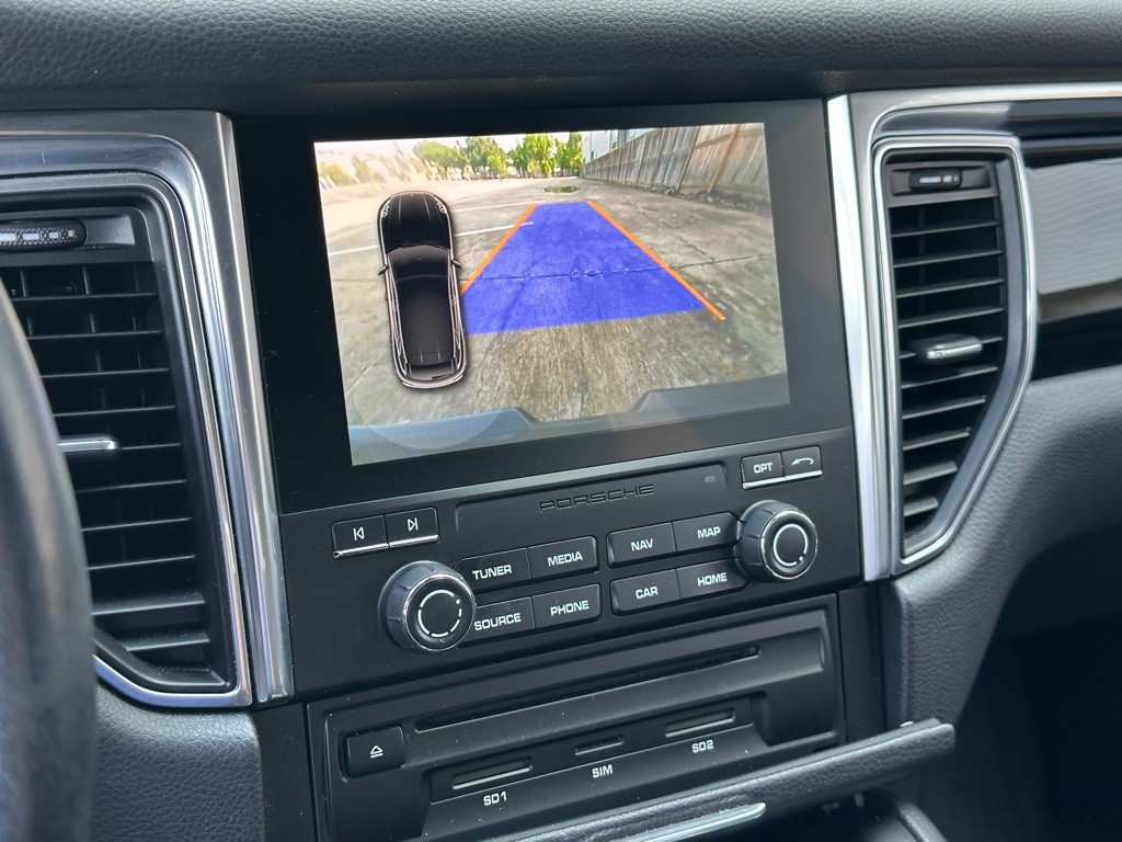 2017 Porsche Macan Image 15