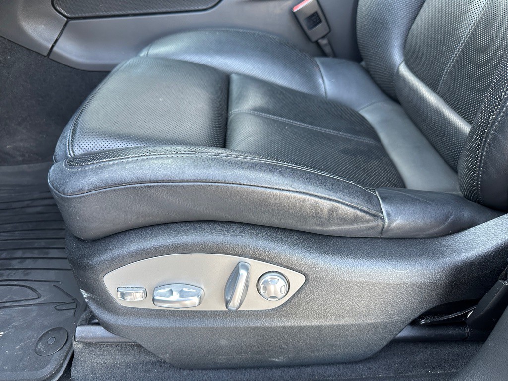 2017 Porsche Macan Image 21