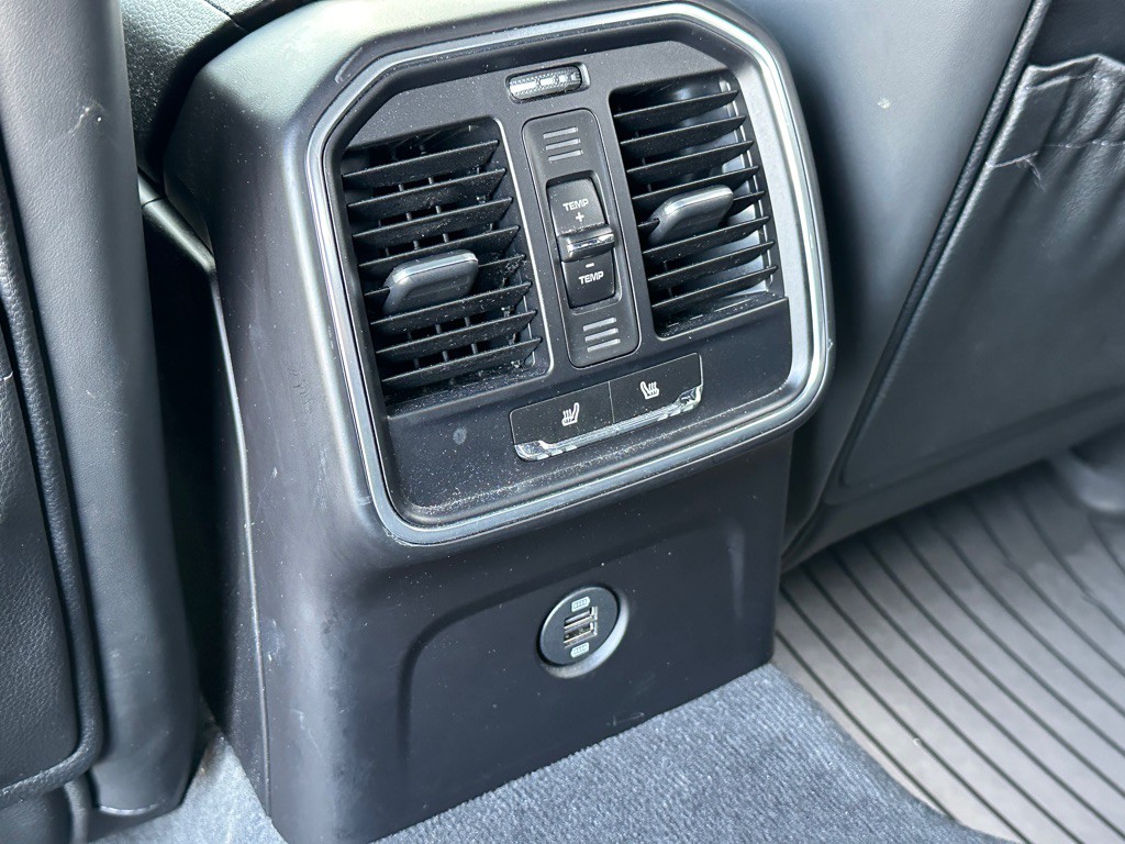 2017 Porsche Macan Image 29