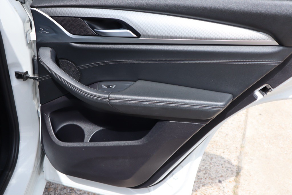 2019 BMW X4 Image 32