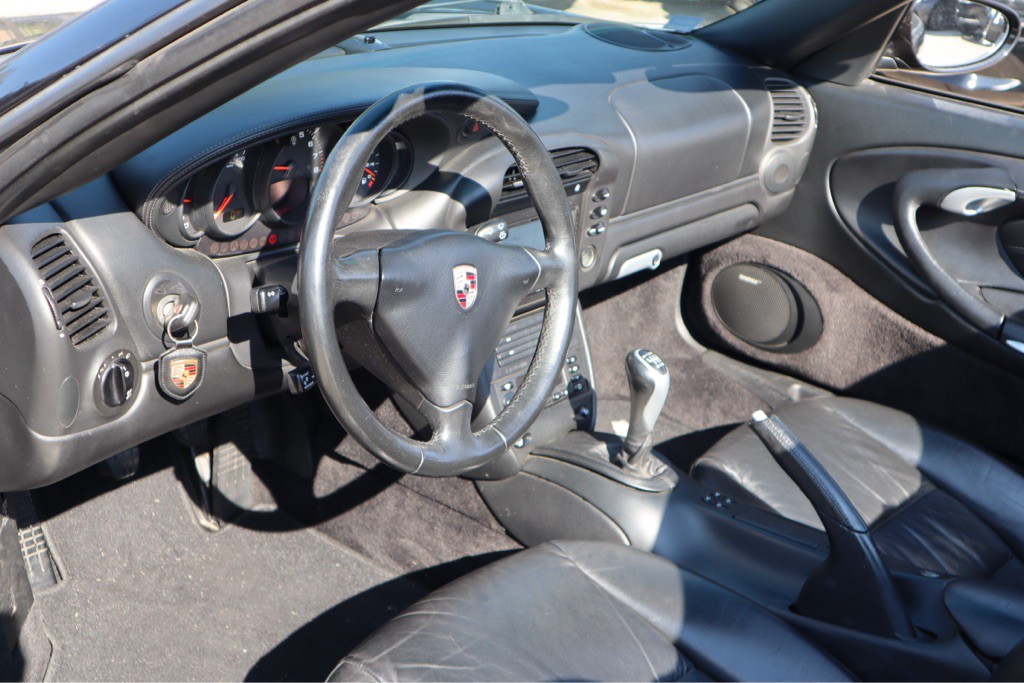 2003 Porsche 911 Image 16