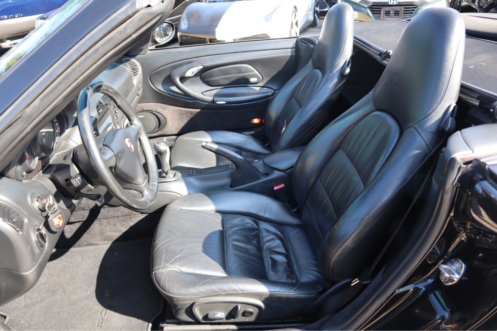 2003 Porsche 911 Image 18