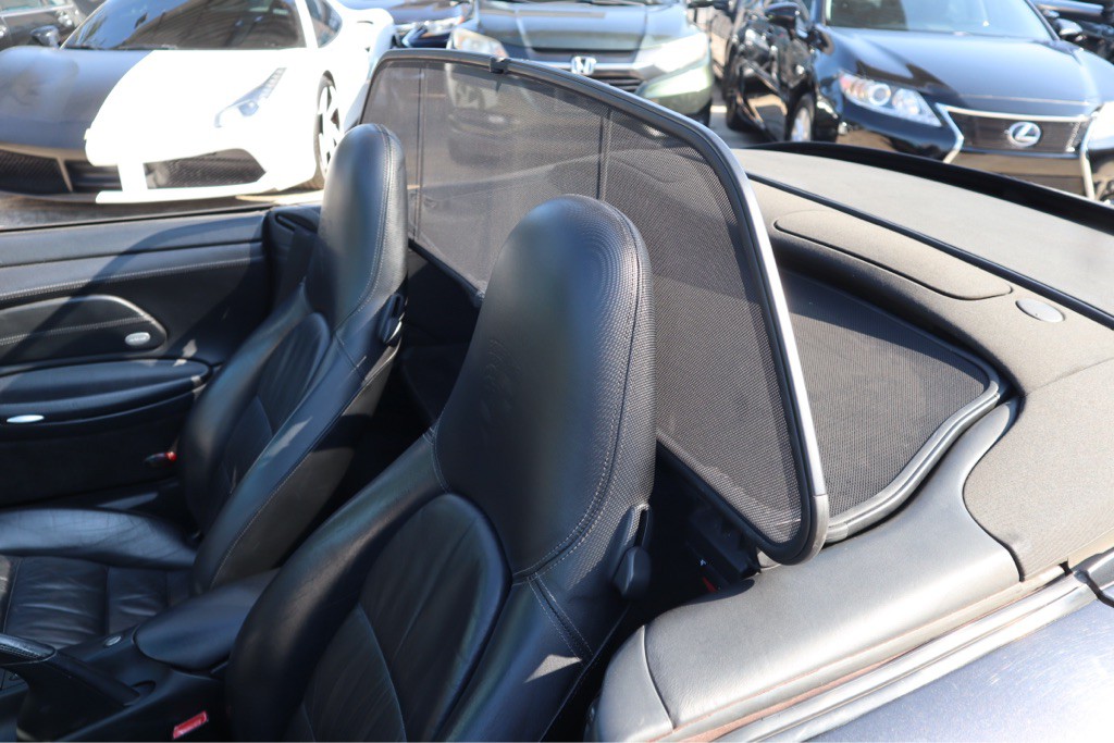 2003 Porsche 911 Image 19