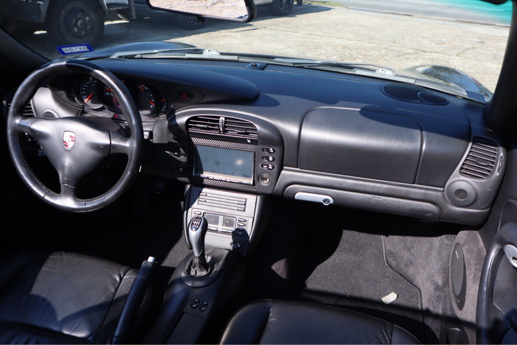 2003 Porsche 911 Image 21