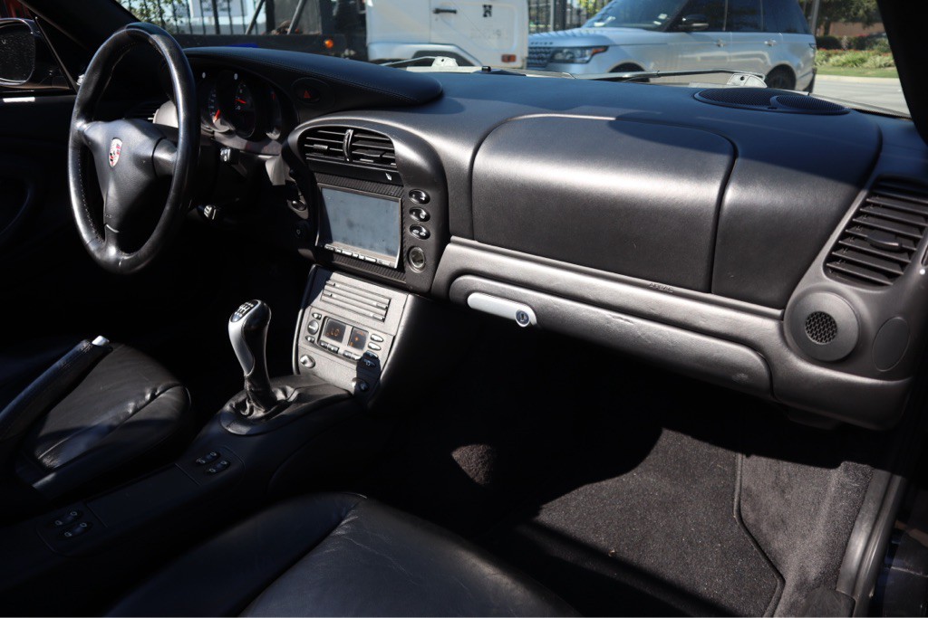2003 Porsche 911 Image 23