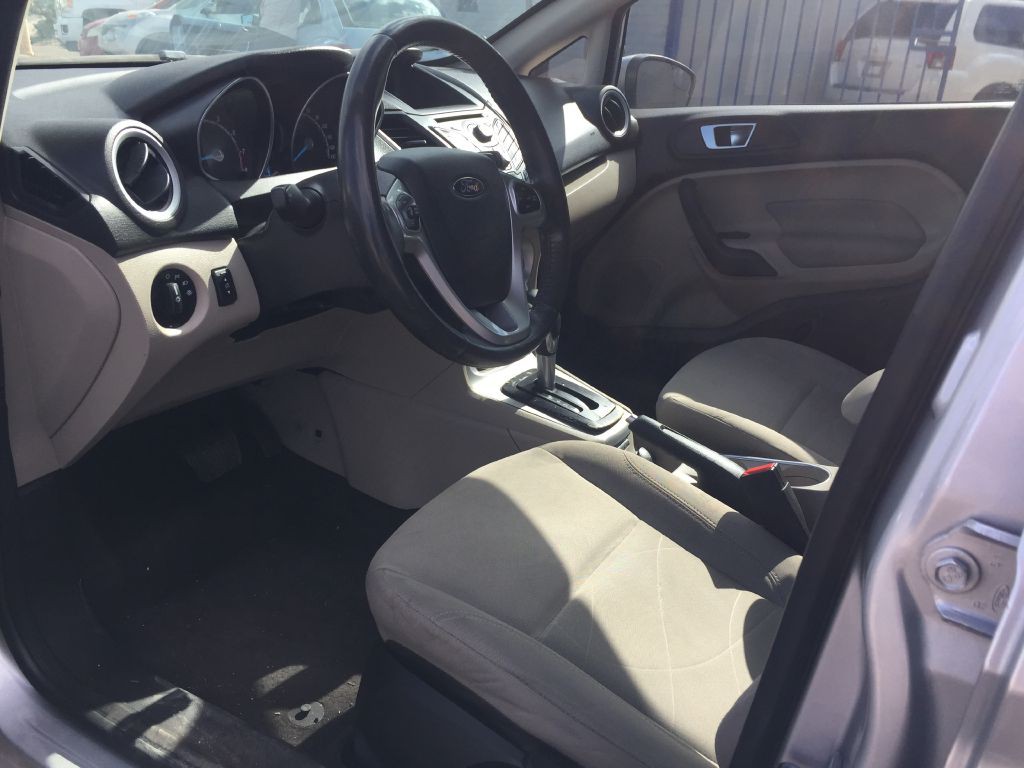 2014 Ford Fiesta Image 6
