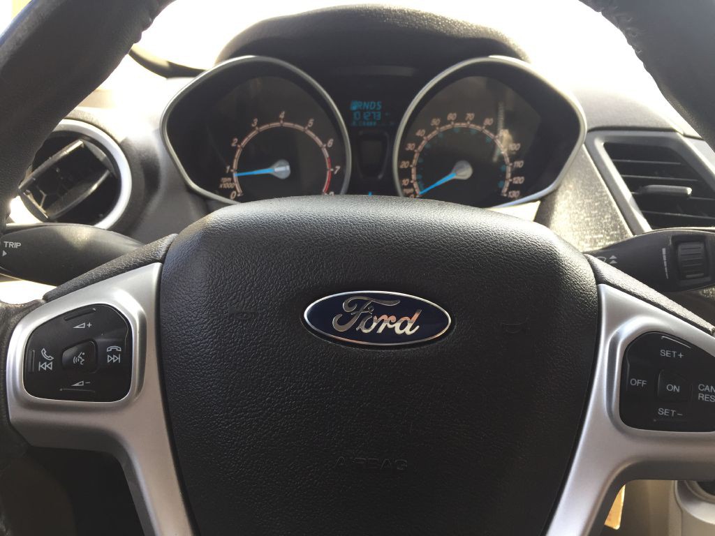 2014 Ford Fiesta Image 9