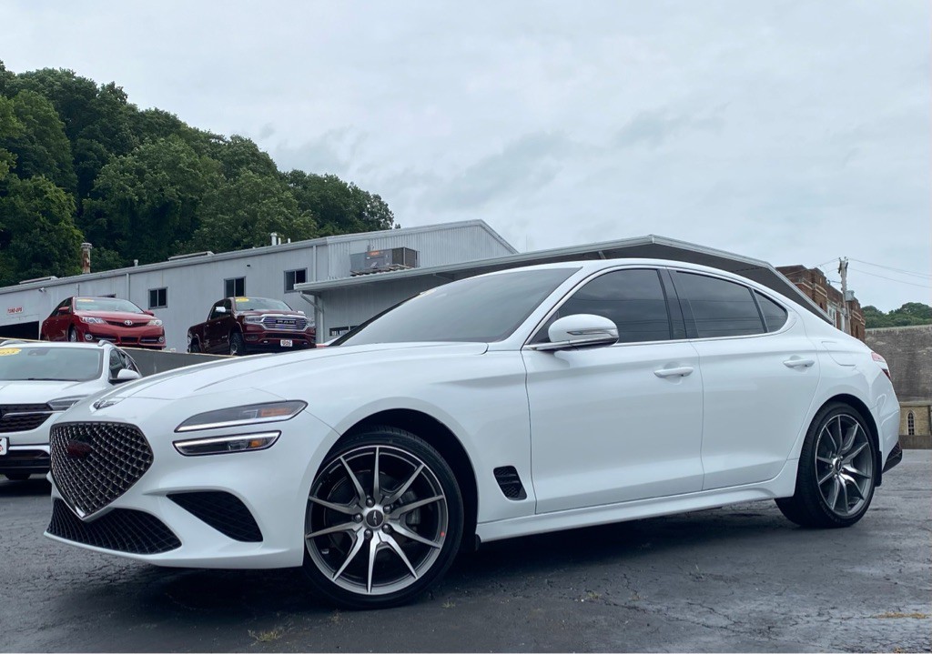 2023 Genesis G70 Image 1