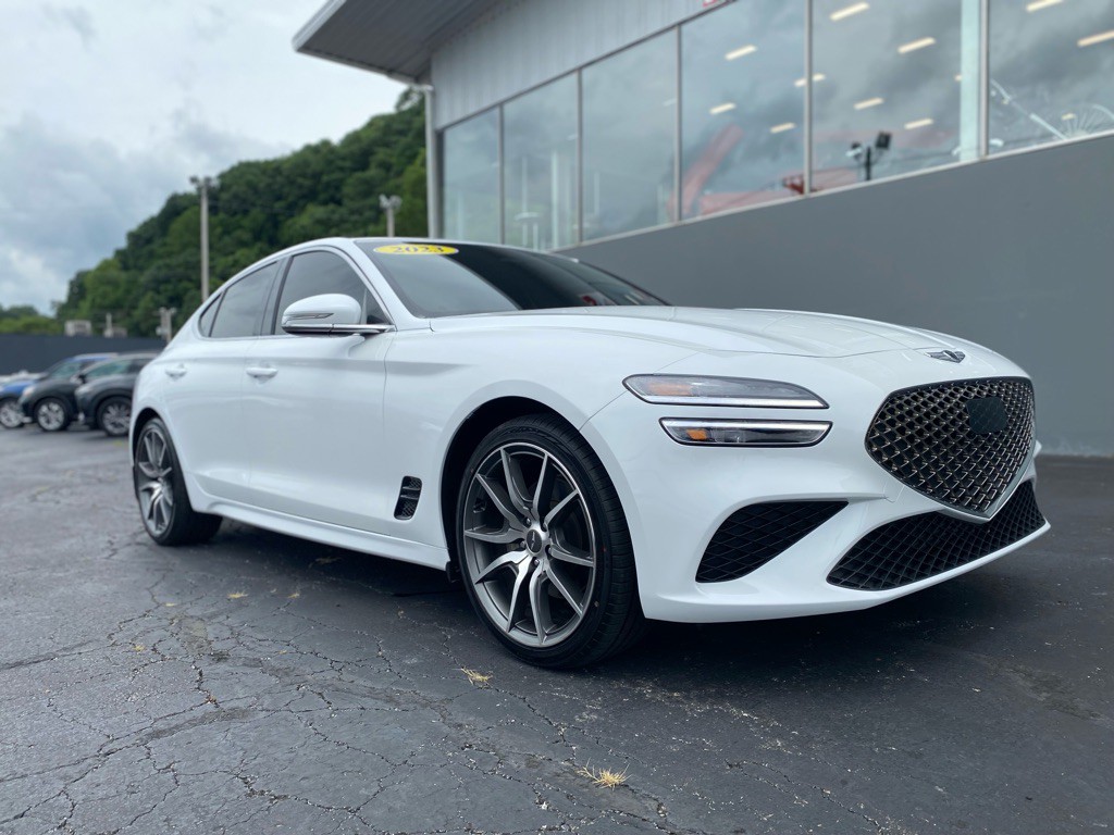 2023 Genesis G70 Image 2