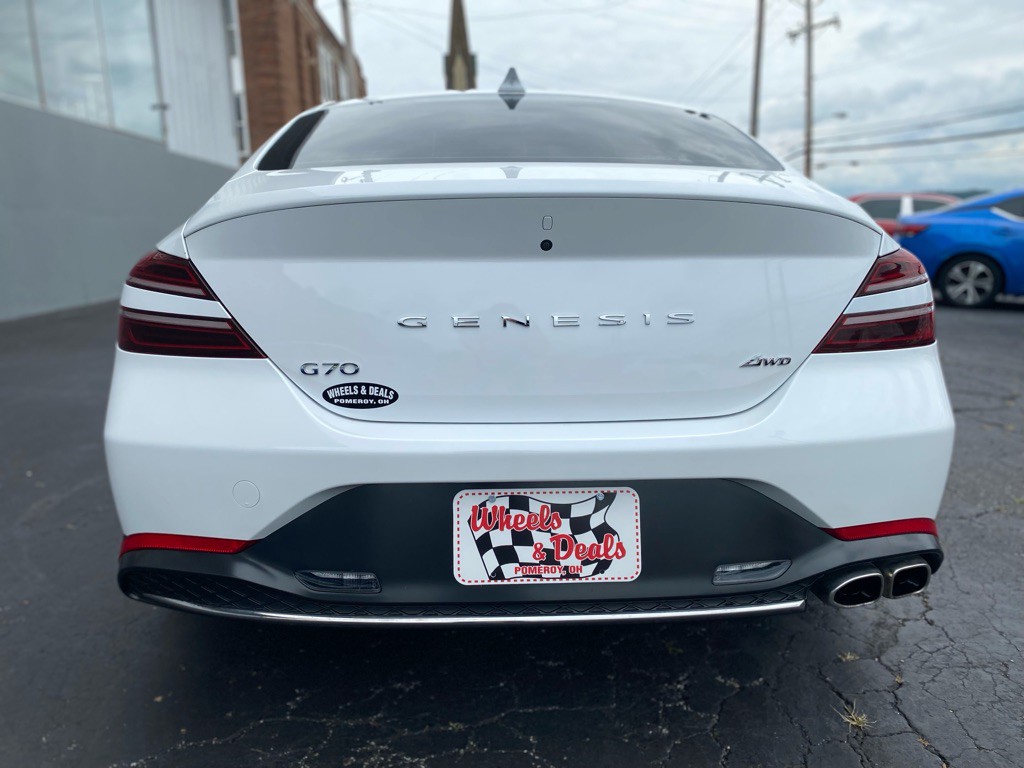 2023 Genesis G70 Image 7