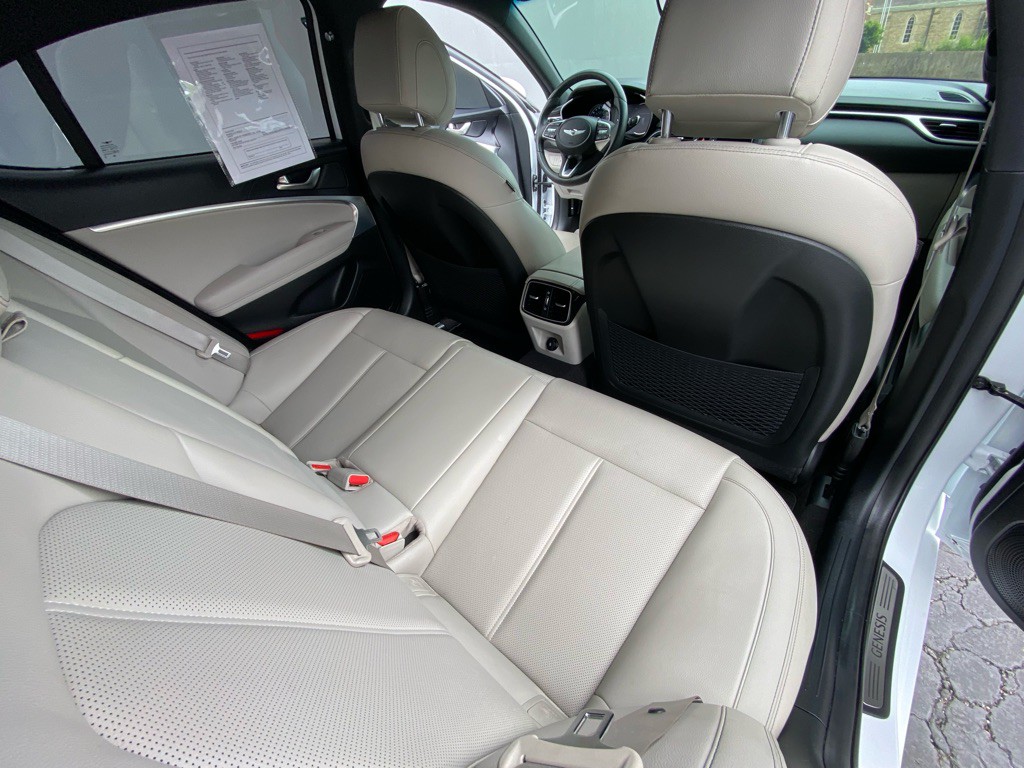 2023 Genesis G70 Image 14
