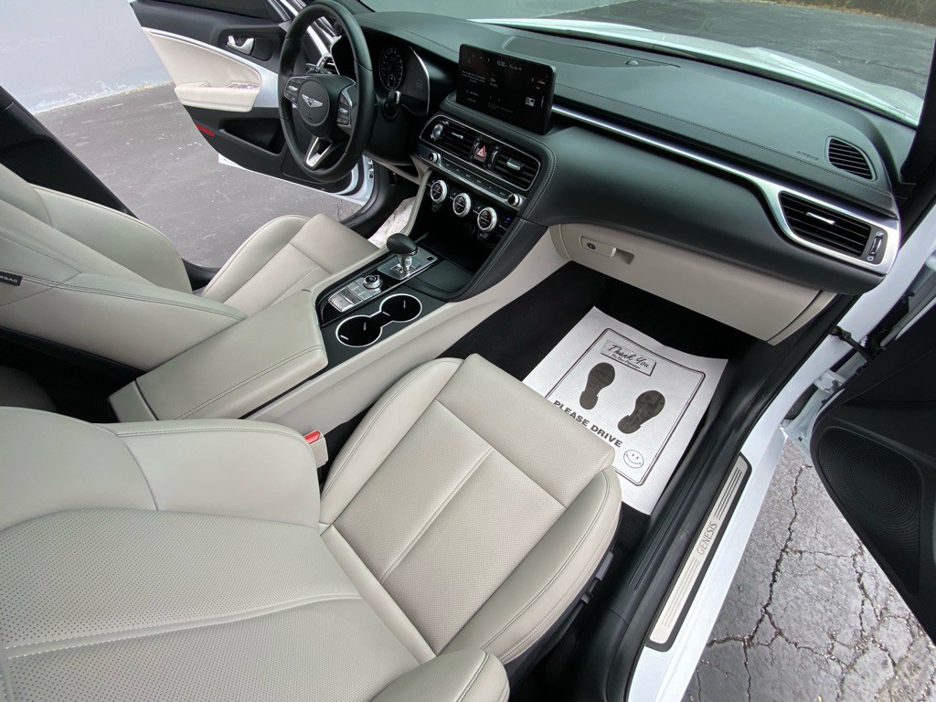2023 Genesis G70 Image 16