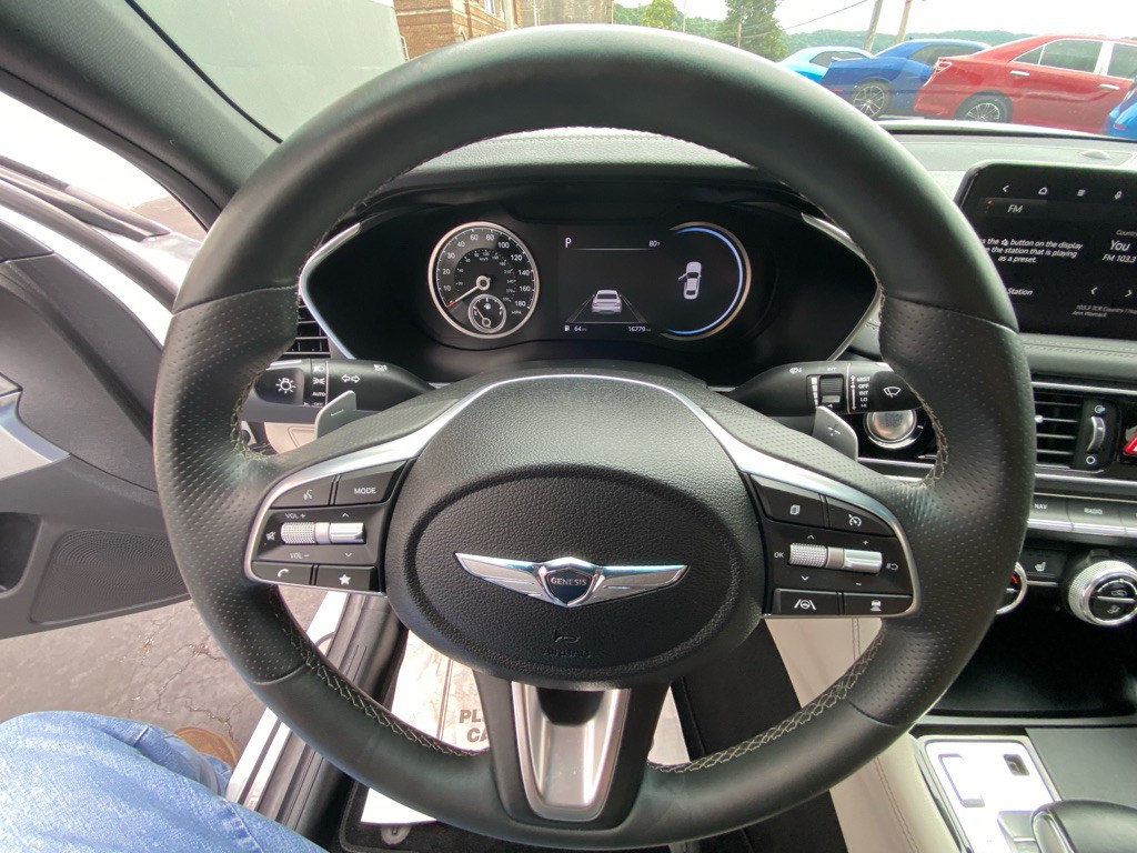 2023 Genesis G70 Image 18