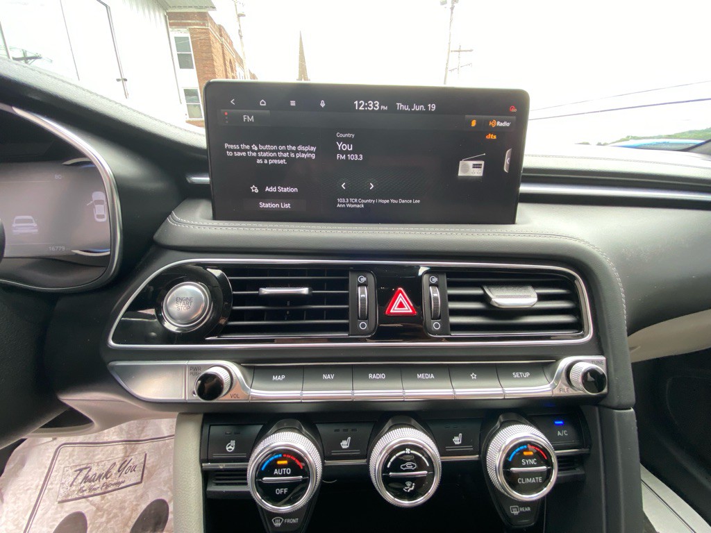 2023 Genesis G70 Image 19