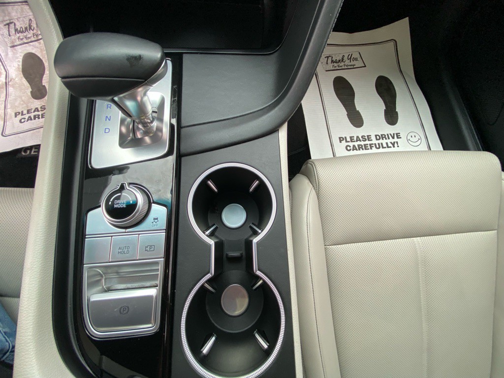 2023 Genesis G70 Image 24