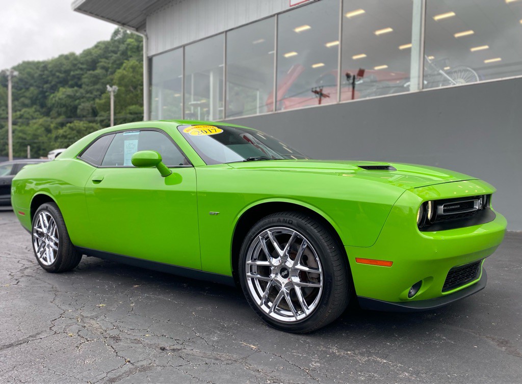 2017 Dodge Challenger Image 2