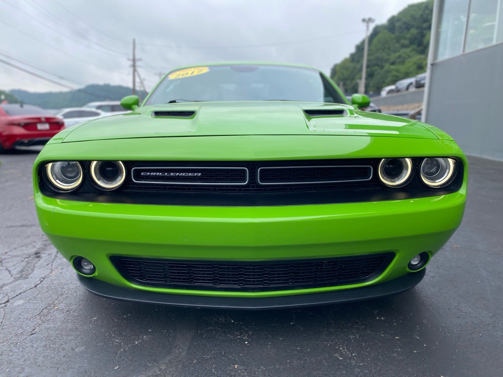 2017 Dodge Challenger Image 3