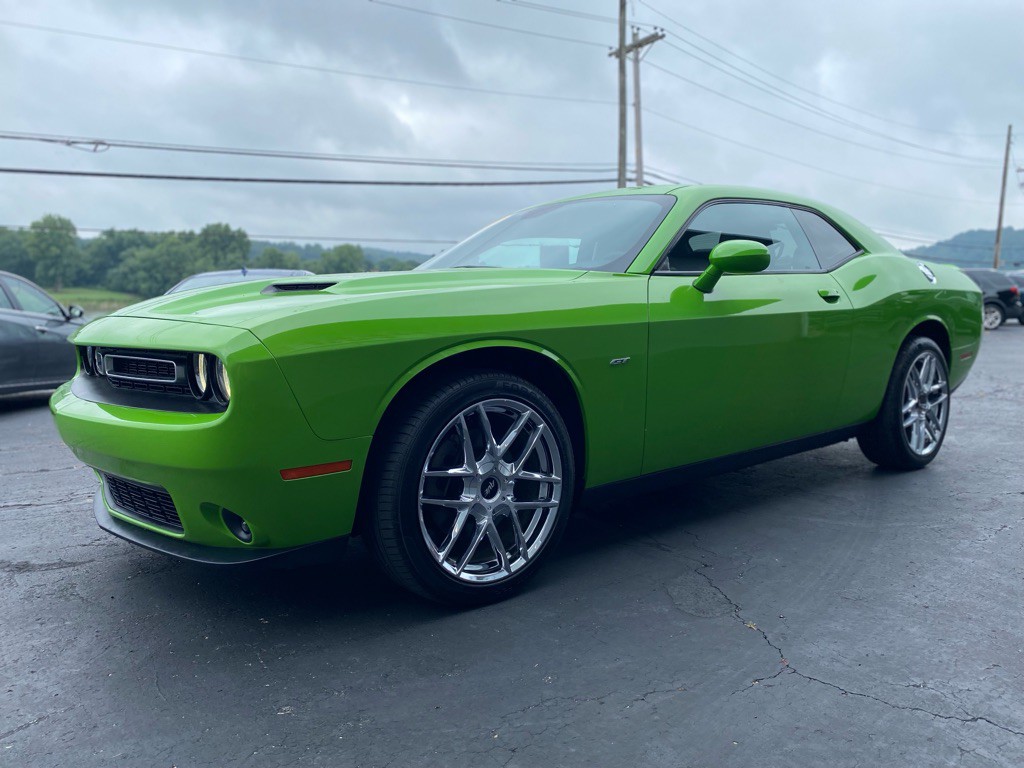 2017 Dodge Challenger Image 4