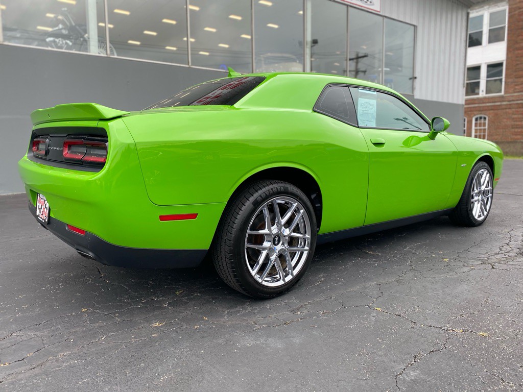 2017 Dodge Challenger Image 8