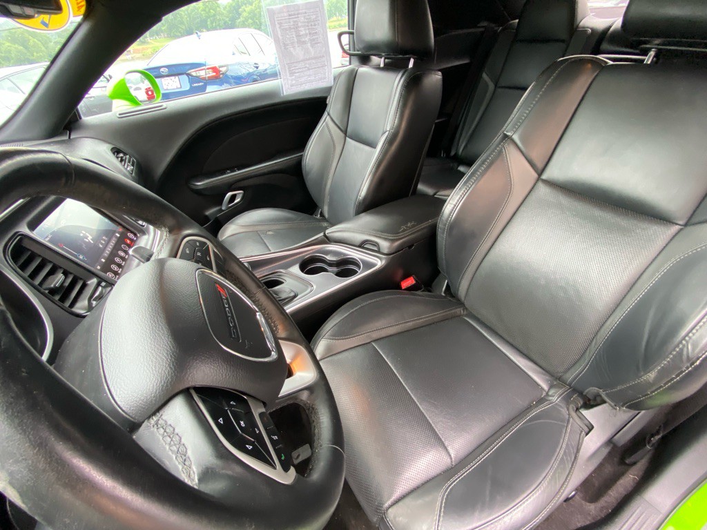 2017 Dodge Challenger Image 11