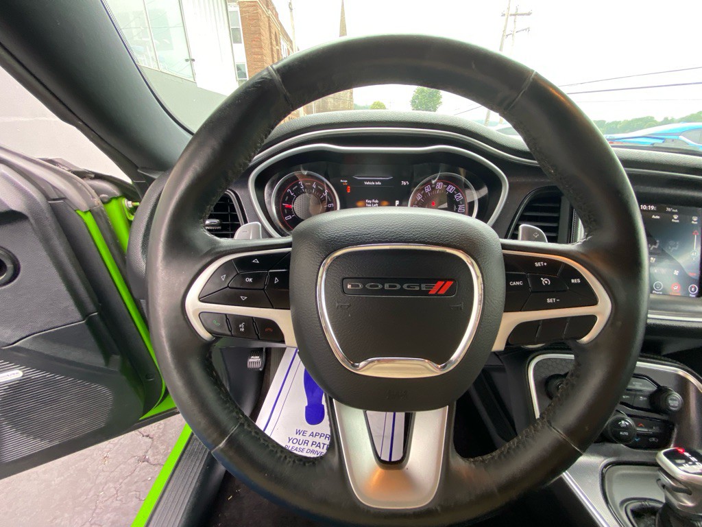 2017 Dodge Challenger Image 16