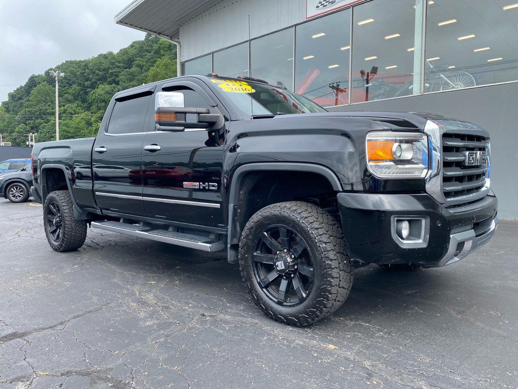 2016 GMC Sierra Image 2