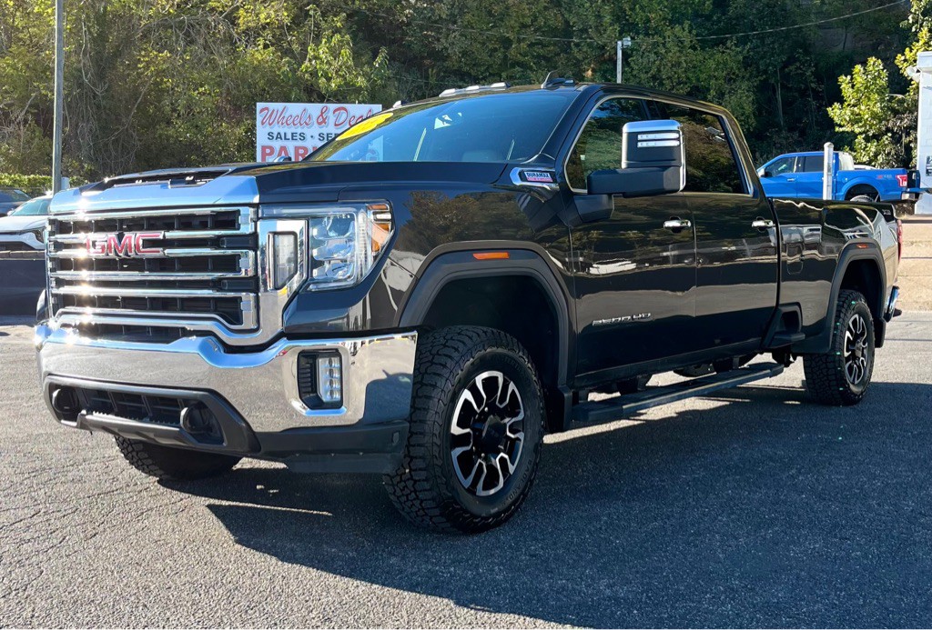 2020 GMC Sierra Image 2