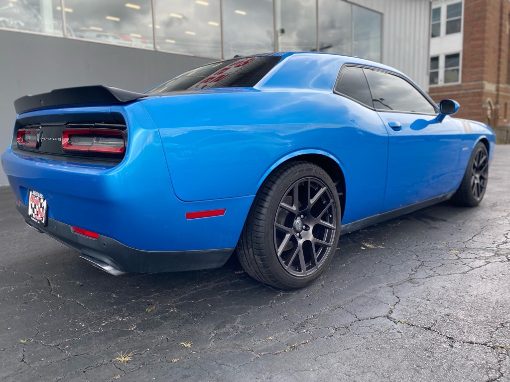2016 Dodge Challenger Image 8