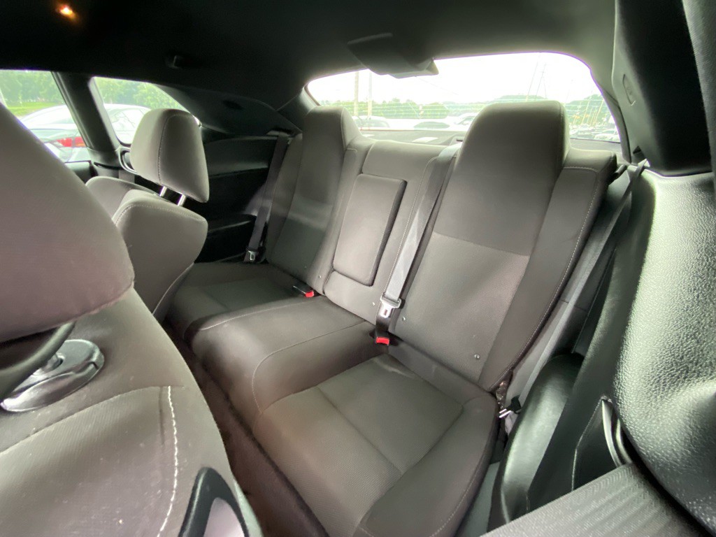 2016 Dodge Challenger Image 12