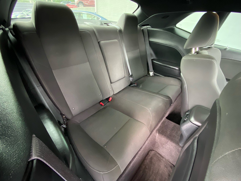 2016 Dodge Challenger Image 13