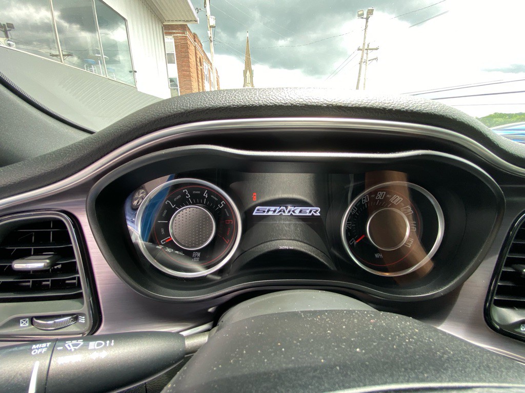 2016 Dodge Challenger Image 18