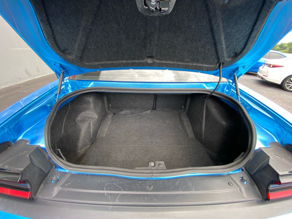 2016 Dodge Challenger Image 19