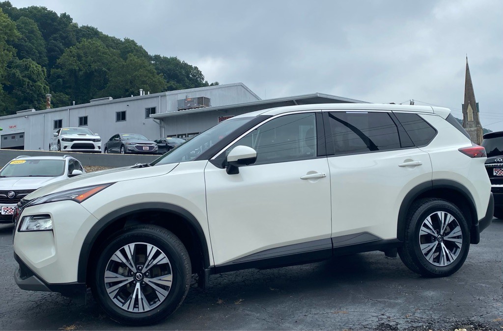 2021 Nissan Rogue Image 1