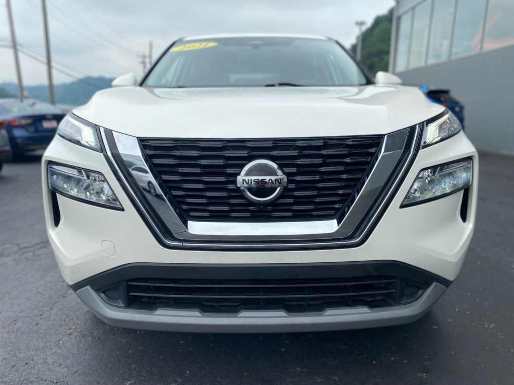 2021 Nissan Rogue Image 2