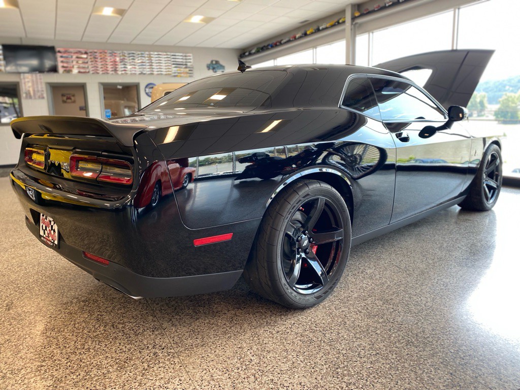 2021 Dodge Challenger Image 6