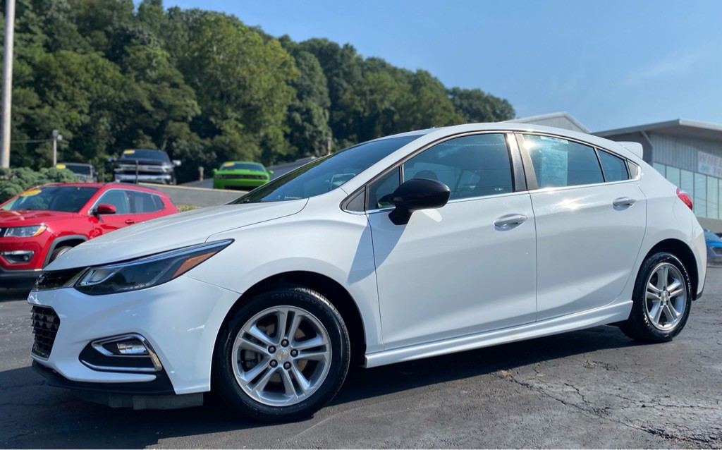 2018 Chevrolet Cruze Image 1