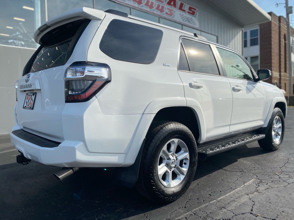 2019 Toyota 4Runner Image 8