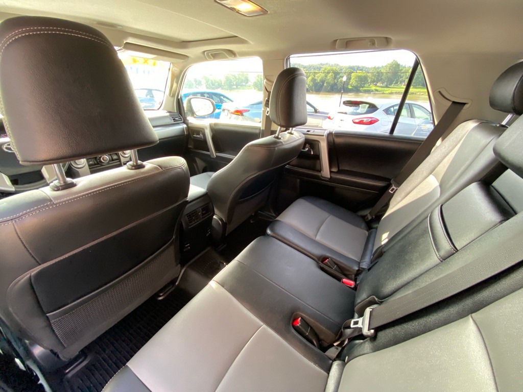 2019 Toyota 4Runner Image 12