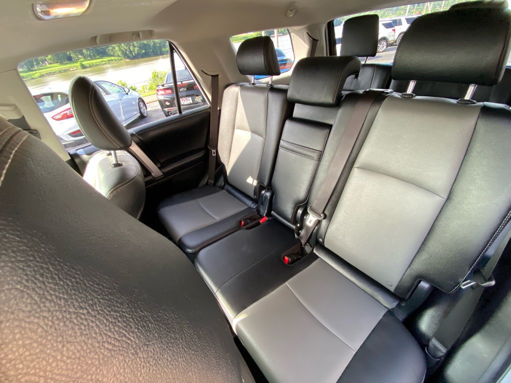 2019 Toyota 4Runner Image 13