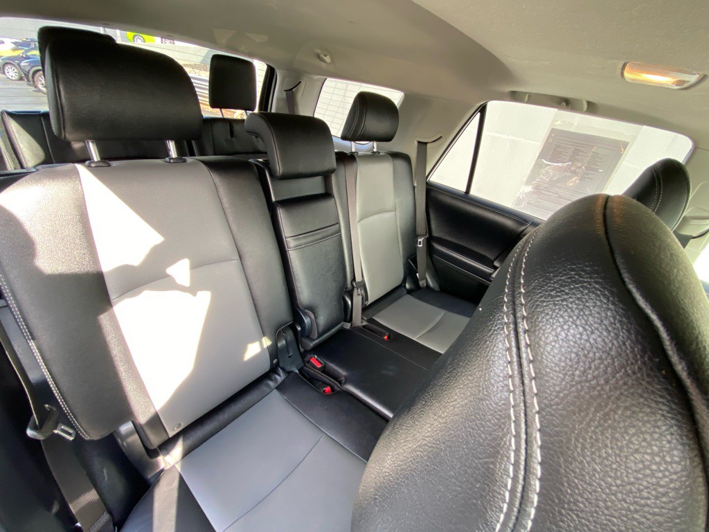 2019 Toyota 4Runner Image 18