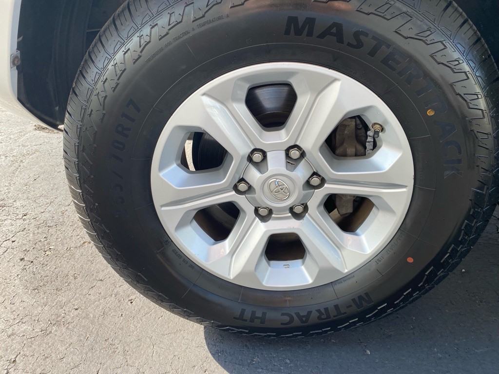 2019 Toyota 4Runner Image 27
