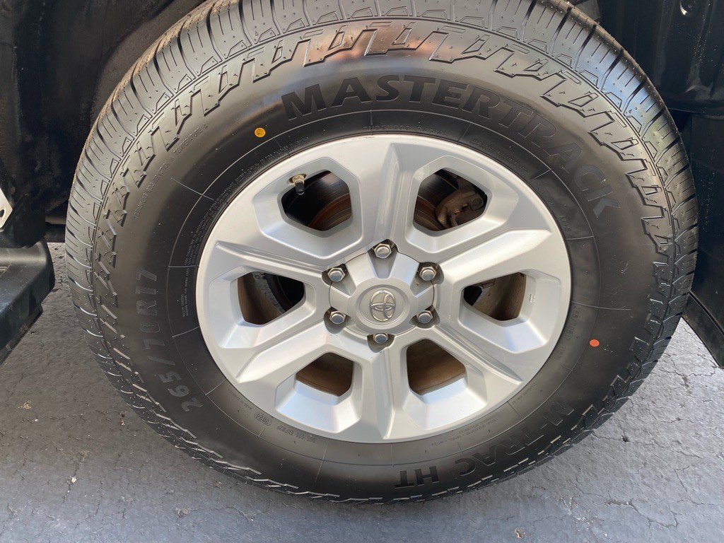 2019 Toyota 4Runner Image 28