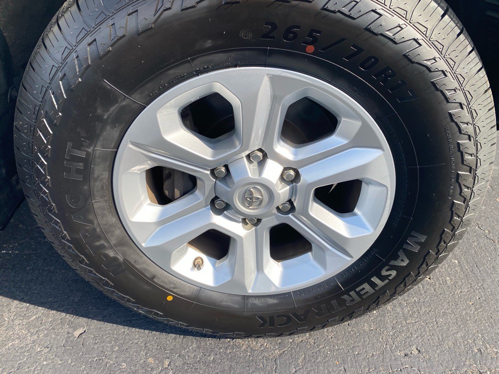 2019 Toyota 4Runner Image 30