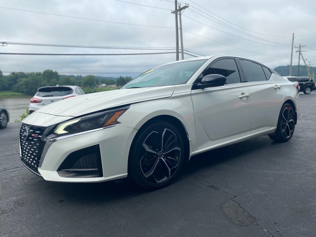 2023 Nissan Altima Image 4
