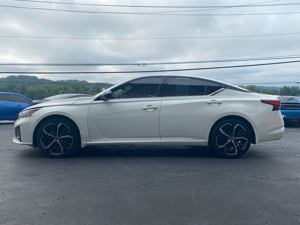2023 Nissan Altima Image 5